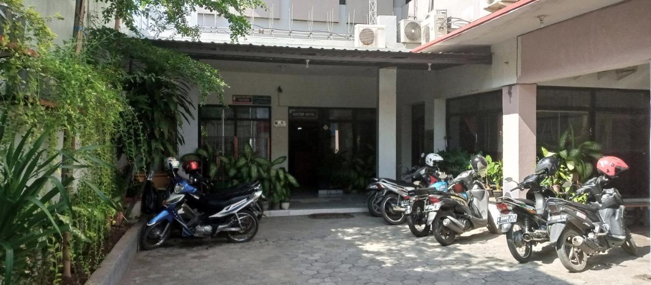 Hotel Maya Tegal  Exterior photo